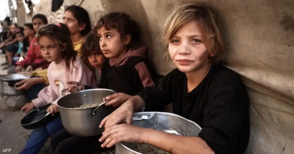 صوت غزة 15 ينتظرون الطعام لاكن للأسف